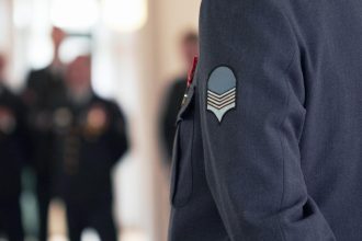 L'insigne personnalisé : bien plus qu'un badge, un outil de communication durable