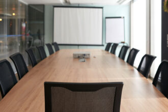 Louer une salle de réunion à Toulouse : ce qu'il faut savoir avant de réserver